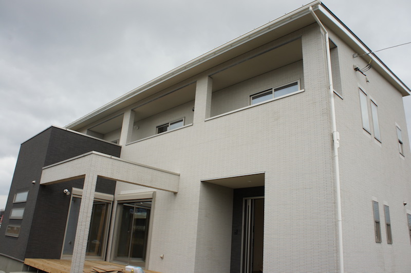 茨城 栃木で大工社長の工務店が建てる新築注文住宅 メンテナンスリー 総タイル張りの注文住宅