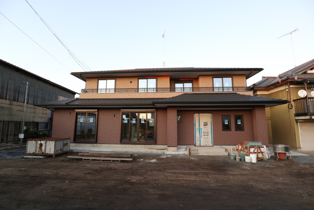 茨城県筑西市「総タイル貼りの二世帯注文住宅」完成まで後少しです！