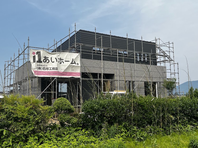 茨城県筑西市注文住宅「デザイン住宅」の外観が見えてきました！