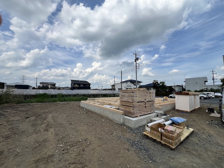 茨城県筑西市注文住宅本日土台入れ開始！