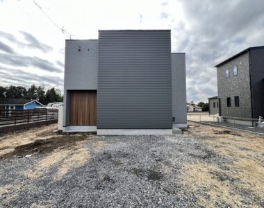 和と調和したモダンハウス